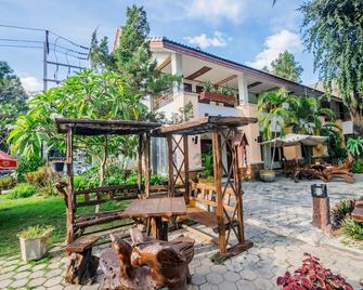 Huandalha Resort - Lamphun - Patio