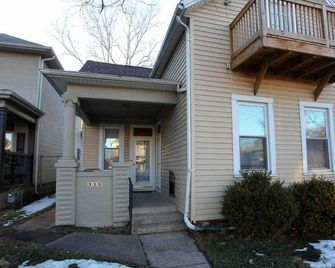 Our Laffin' Place - Chillicothe - Edificio