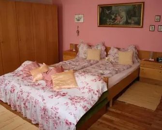 Weinbau-Gästezimmer Martin und Eva Maria Jamek - Weissenkirchen in der Wachau
