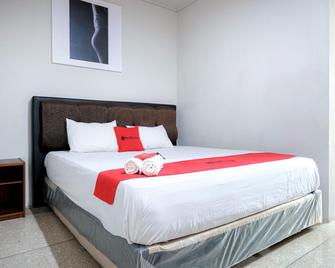RedDoorz @ Cempaka Putih Jambi - Jambi - Bedroom