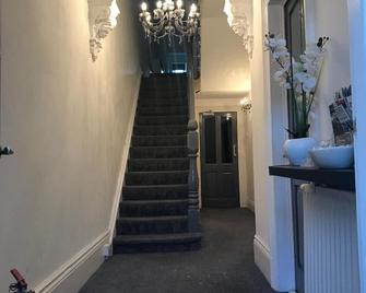 The Chedburgh - Whitley Bay - Salónek