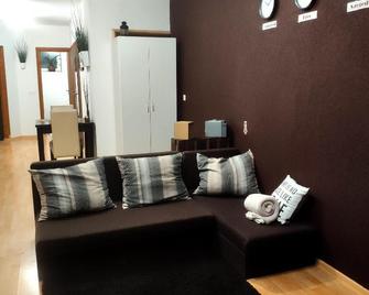 Color Apartmanok Eger - Eger - Living room