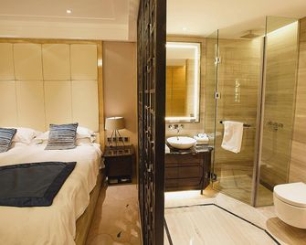 Hongkou Silver Hotel - Tianjin - Bedroom