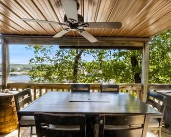 Full Moon Condo - Lake Ozark - Balcony