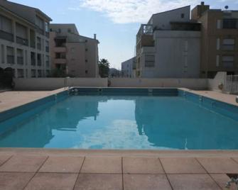 Studio Cabin Sleeps 4 Parking Air Conditioning Elevator Balcony Swimming Pool Good Location - Cap d'Agde - Pool