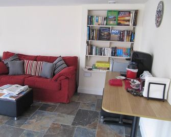Tidmoor Farm Vegetarian B&B - Weymouth - Wohnzimmer