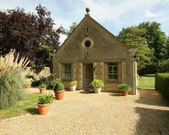 Garden Cottage - Burford - Building