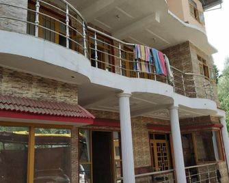 Valley holidays - Srinagar - Building