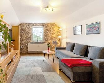 Apartment 'Picco 1' with Mountain View, Balcony and Wi-Fi - Urschmitt - Salon
