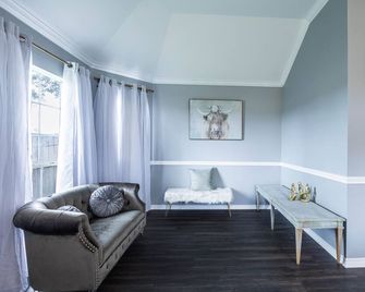 Top-Rated Pet-Friendly Stay in a Gated Community - Cypress - Wohnzimmer