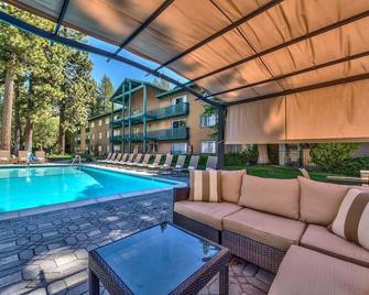 Lake Tahoe Adventure! 3 Relaxing Units, Pets Allowed, Free Breakfast! - סאות' לייק טאהו - בריכה