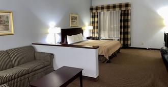 Quality Inn and Suites - Kilgore - Bedroom