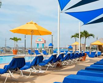 Grand Hotel Ocean City Oceanfront - Ocean City - Pileta