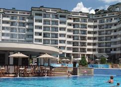 Apartment within Emerald 5 Star Spa Resort - Ravda - Gebäude