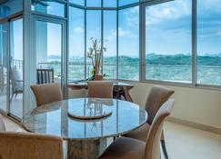 24o Penthouse Unique Design 2 Balconies Oceanview - Playa Bonita Village - Dining room