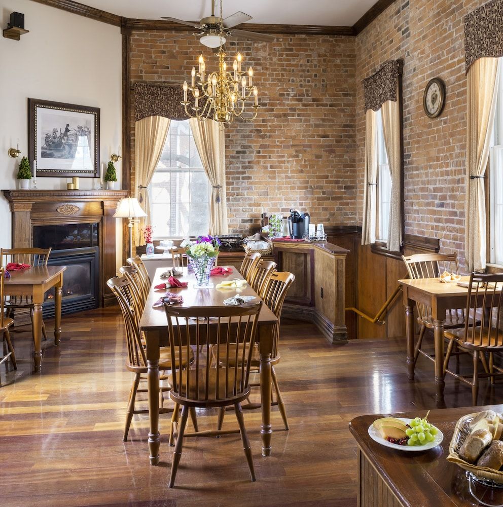 Christopher Dodge House - Providence - Buffet