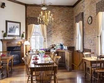 Christopher Dodge House - Providence - Buffet