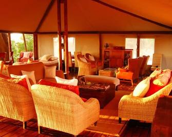 Camp Linyanti - Lefase - Lounge