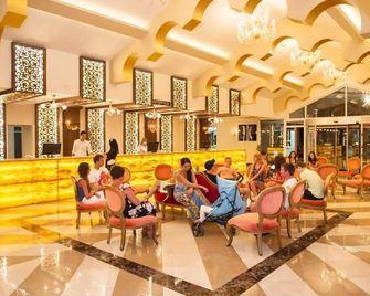 Concordia Celes Hotel - אוקורצ'אלאר - לובי