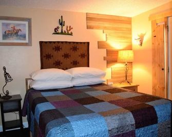 Miner's Cabin Cabin 6 - Moab - Bedroom