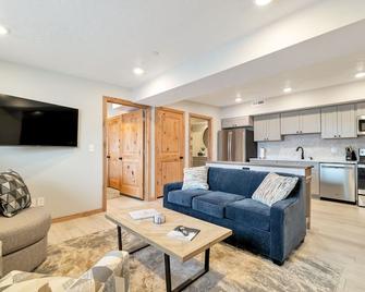 Brand New! Gorgeous 2 Bdrm. Central To Ski Resorts - Morgan - Living room