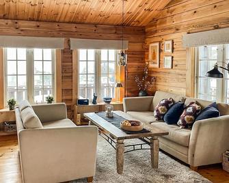 Amazing Home In Nissedal With Lake View - Treungen