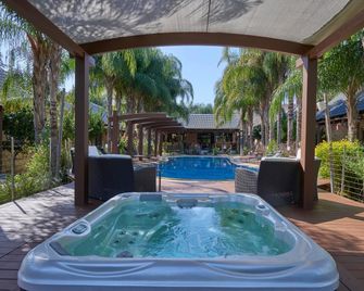 Halomot Naftali - Yesud HaMa‘ala - Piscina