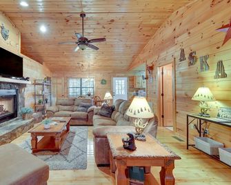 Hot Tub & Game Room: Blue Ridge Getaway - Blue Ridge - Sala de estar