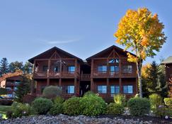 The Lodges at Cresthaven - Lake George - Building