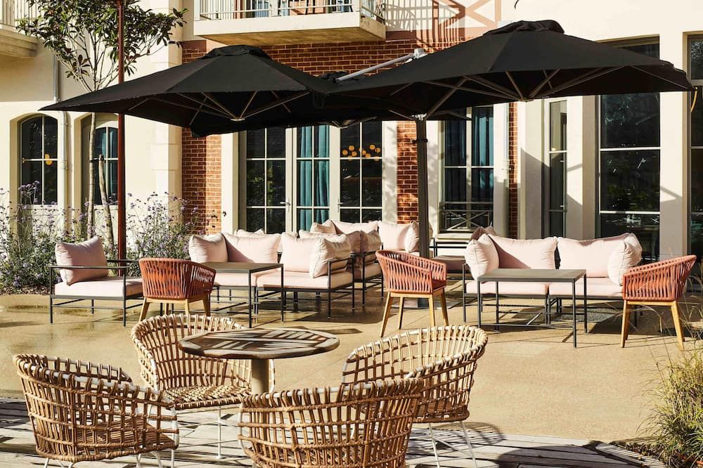 ترايب لو توكويت - لو توكيه - شرفة مرصوفة