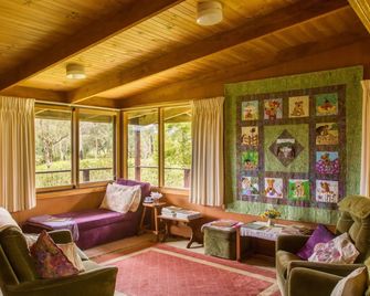 The Burrow At Wombat Bend - Dixons Creek