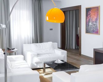 Hotel Veracruz Plaza & Spa - Valdepenas - Huiskamer