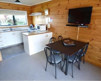 Cedarwood Lakeside Motel & Conference Venue - Rotorua - Yemek odası