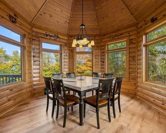 Cozy Cabin - Lucas - Comedor