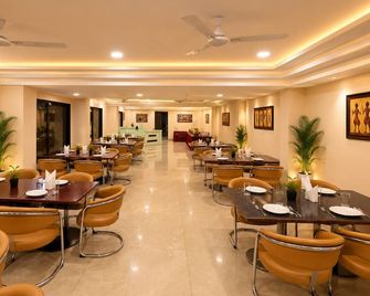 Tgi Jahaj Mahal Hotel - Māndu - Restaurant