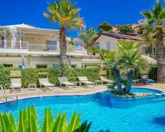 Baia del Godano Resort & Spa - Ricadi - Piscina