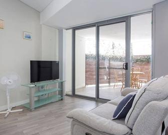 Waverley apartment F-two bedrooms wifi available - Perth - Living room
