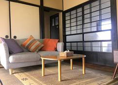 Villa Thalassa - Izu Ōshima - Sala de estar