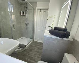 Debonair bnb @33 - Bromsgrove - Bathroom