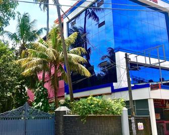 Pleasant Inn - קוצ'י - בניין