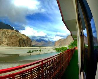 Geyari Resort Khaplu - Khapalu - Balcón