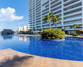 Capitalia Tres Mares Beach Residences & Marina - Puerto Vallarta - Pool