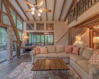 The Treetop Escape by Innsbrook Vacations! - Wright City - Sala de estar