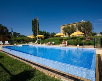 Villa Montotto - Monterubbiano - Piscina