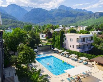 Tal Beach Hotel - Goynuk - Zwembad