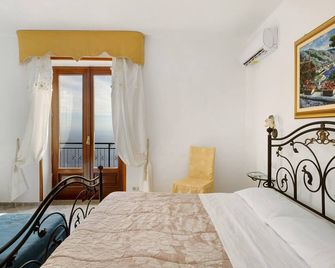 Ravello Room with Sea View - Furore - Bedroom