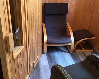 Urige idyllische Hütte mit Sauna - Grainet - Sala de estar