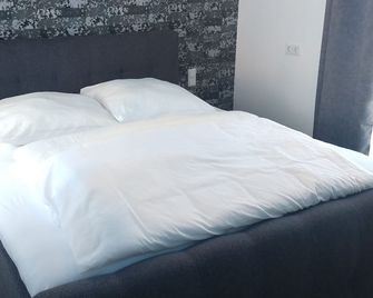 Hotel Am Stadion - בילפלד - חדר שינה