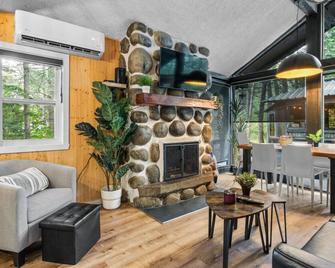 Le1603 - Le Petit Caribou - Chalet spa et plage - Sainte-Lucie-des-Laurentides - Sala de estar