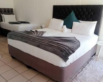 Sagrada Guest House - Mthatha - Bedroom